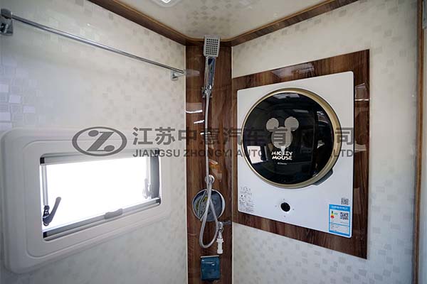中意SZY5045XLJN2欧胜双拓展自动挡依维柯C型房车